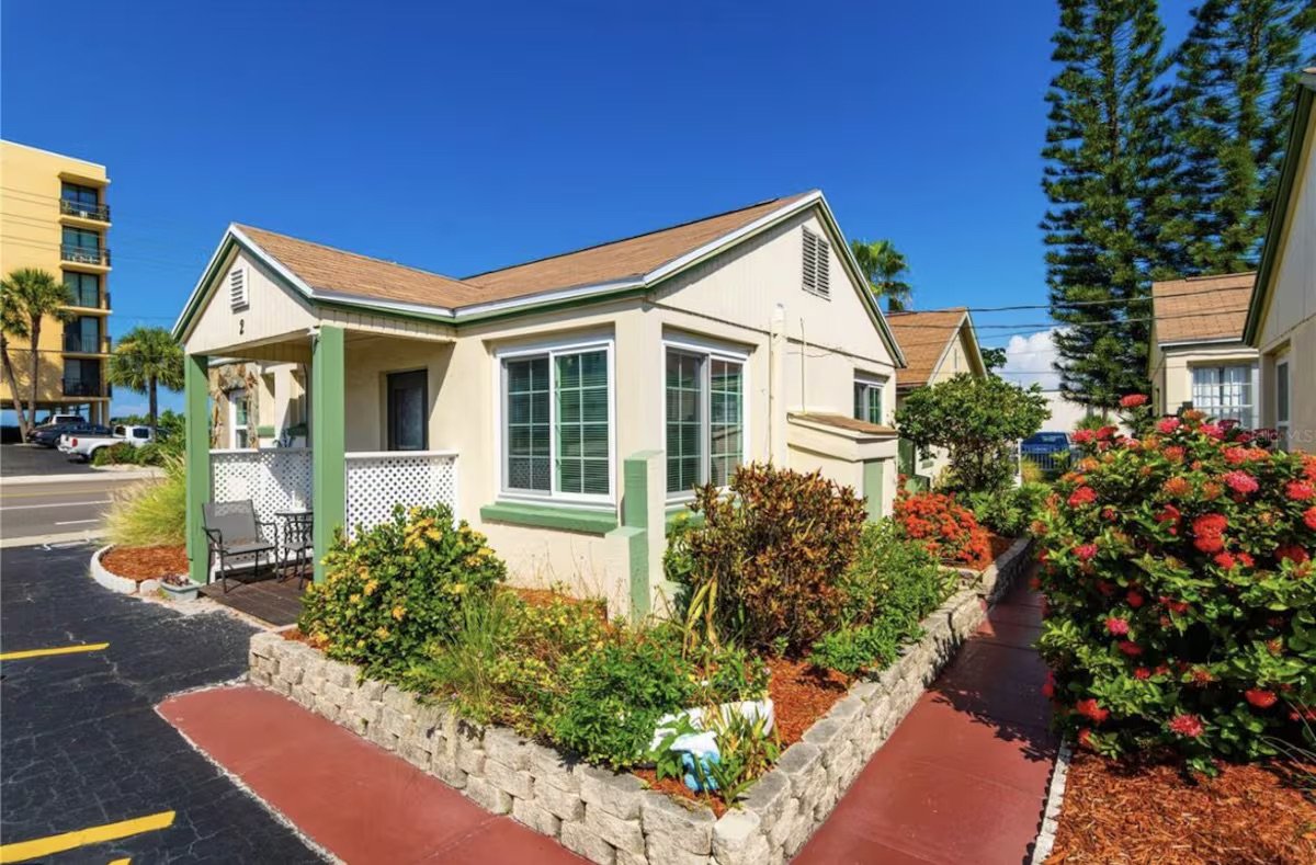 MADEIRA BEACH House: 14141 GULF BLVD 2