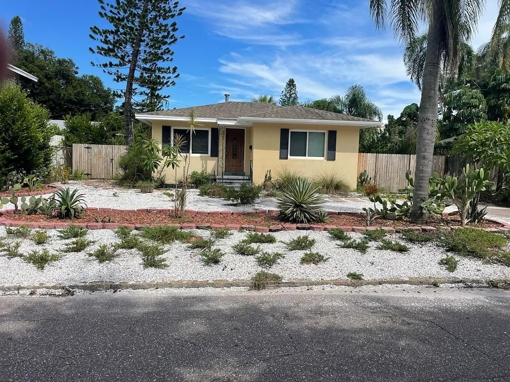 Saint Petersburg House: 2025 11th St N