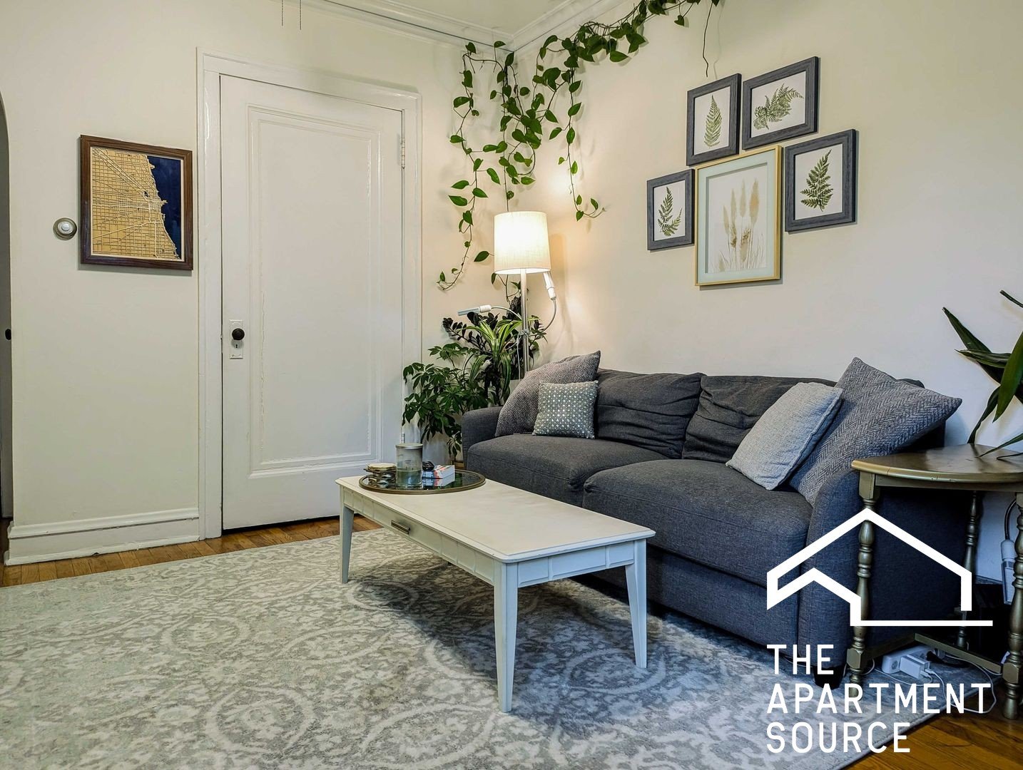 Chicago Apartment: 2334 West School St
