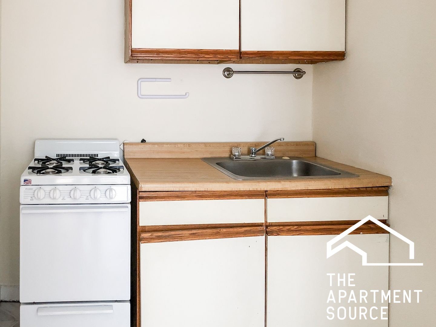 Chicago Apartment: 518 West Cornelia Ave