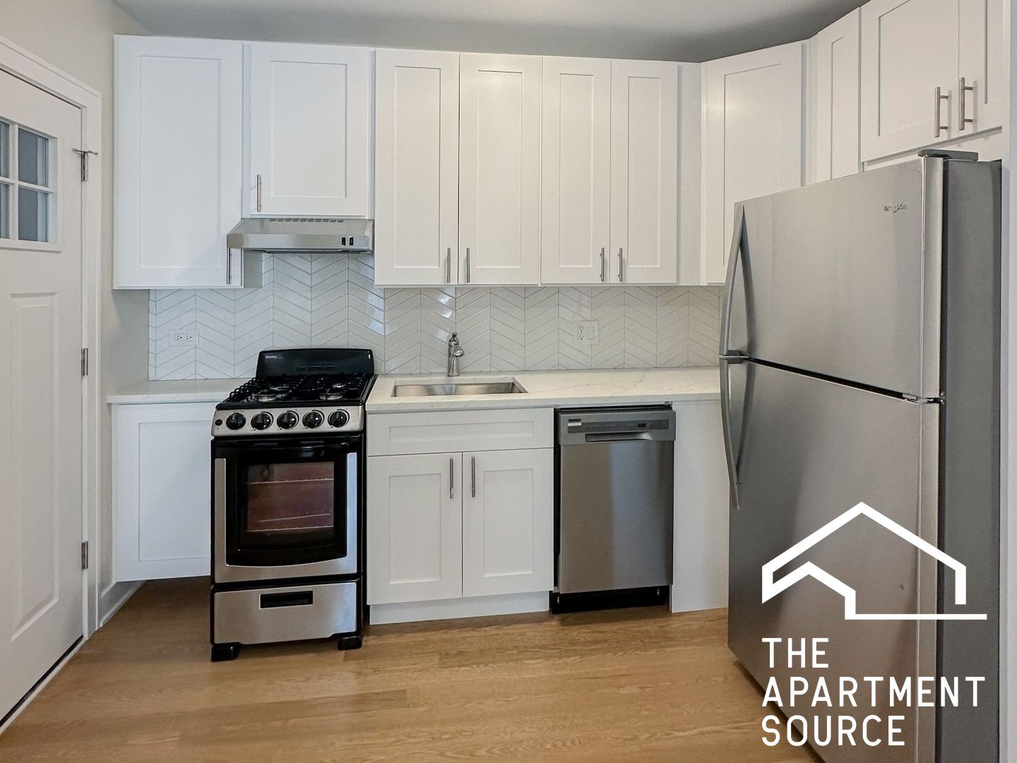 Chicago Apartment: 638 West Arlington Pl