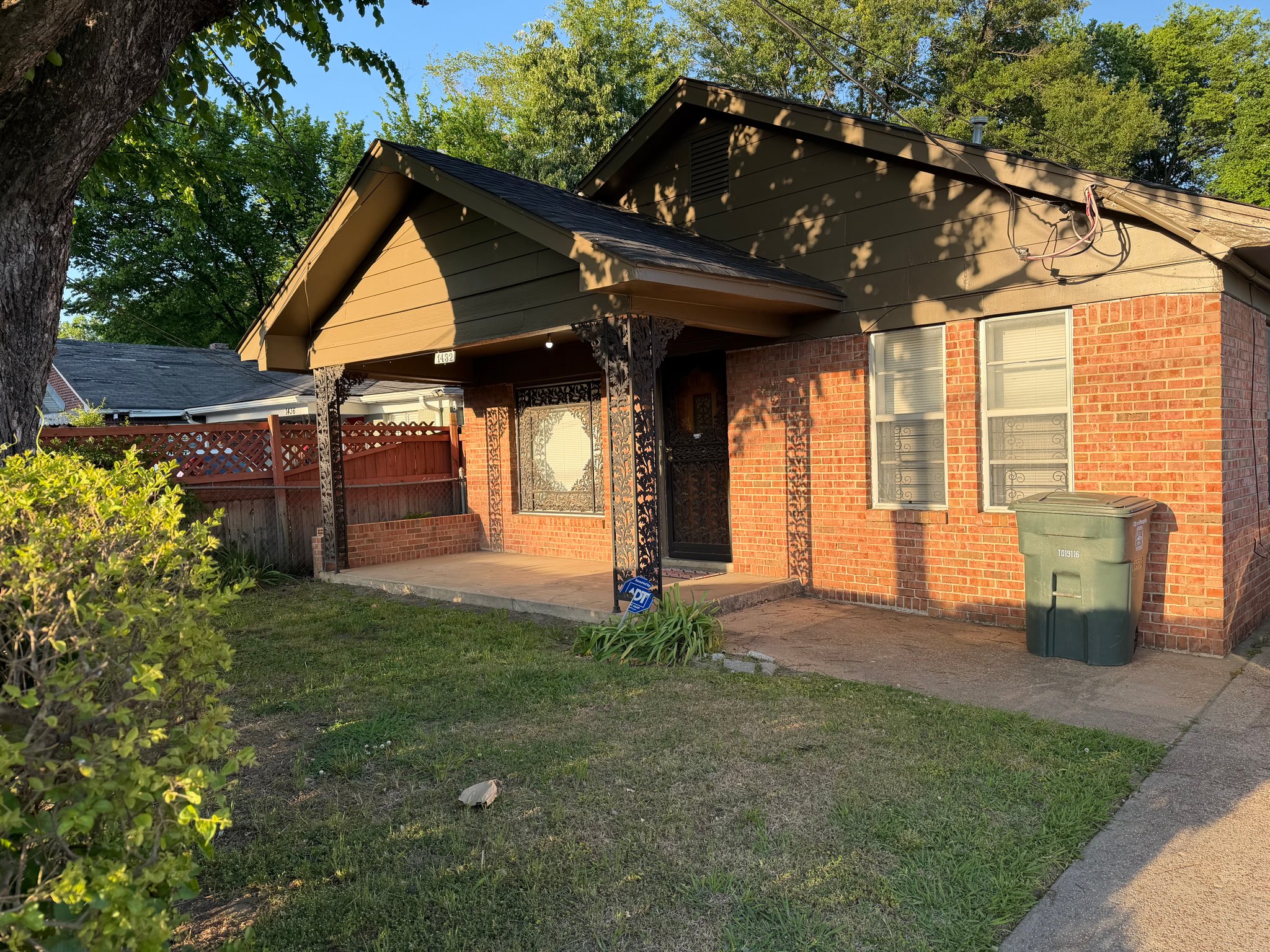 Memphis House: 1432 Boxwood St