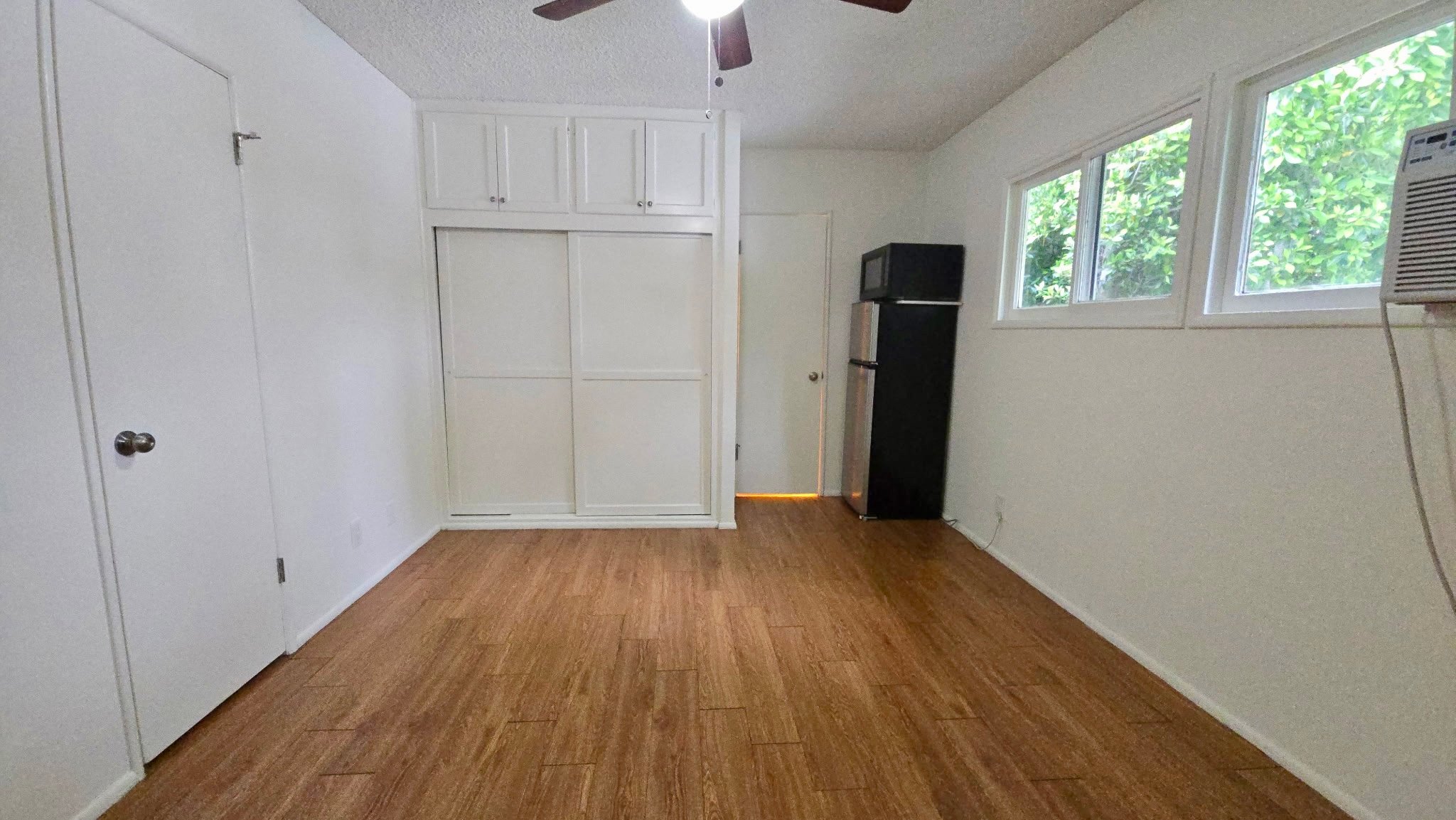 Valley Village Apartment: 4706 Vantage Ave