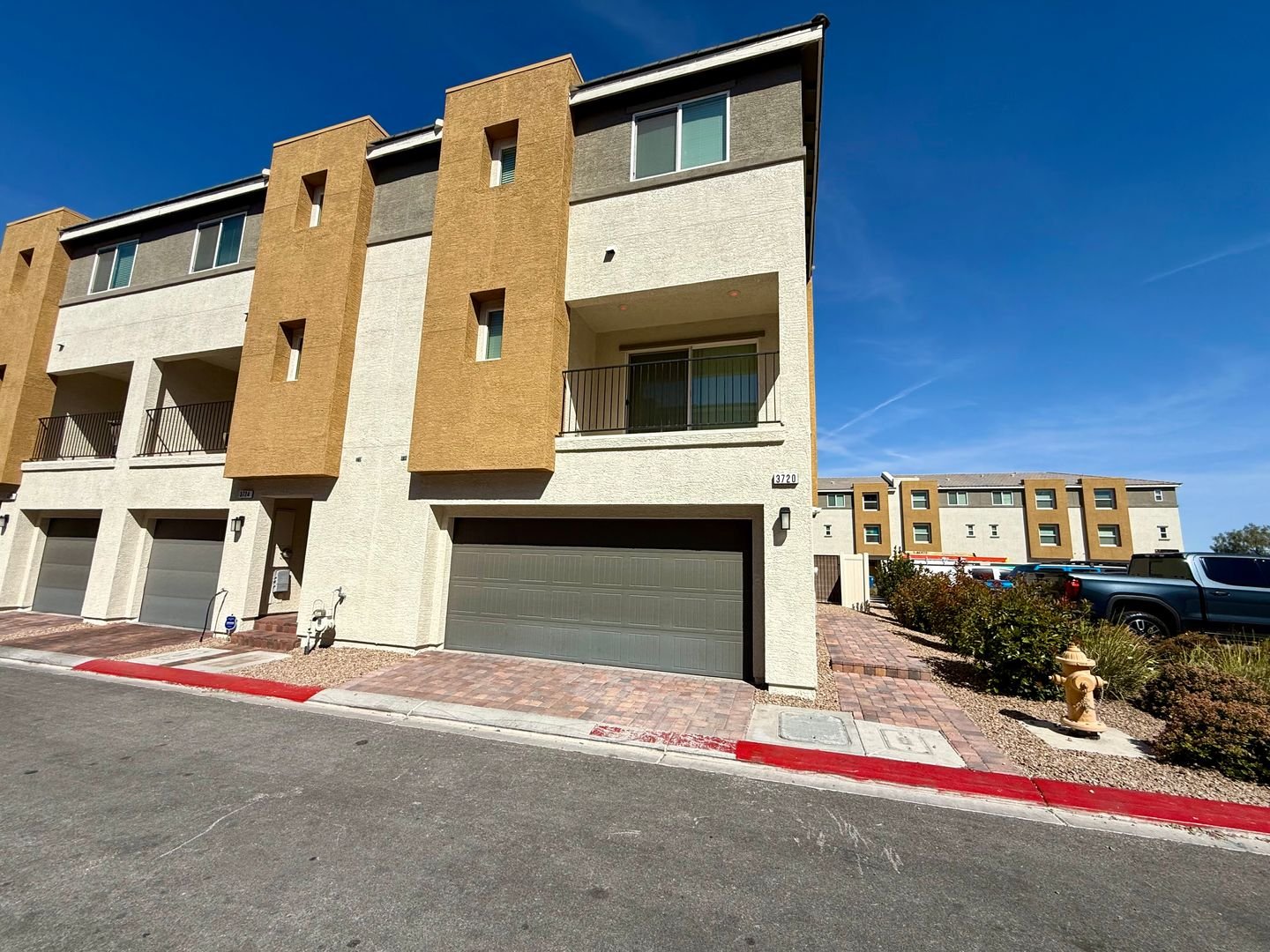 Las Vegas Townhome: 3720 Brilliant Sunset