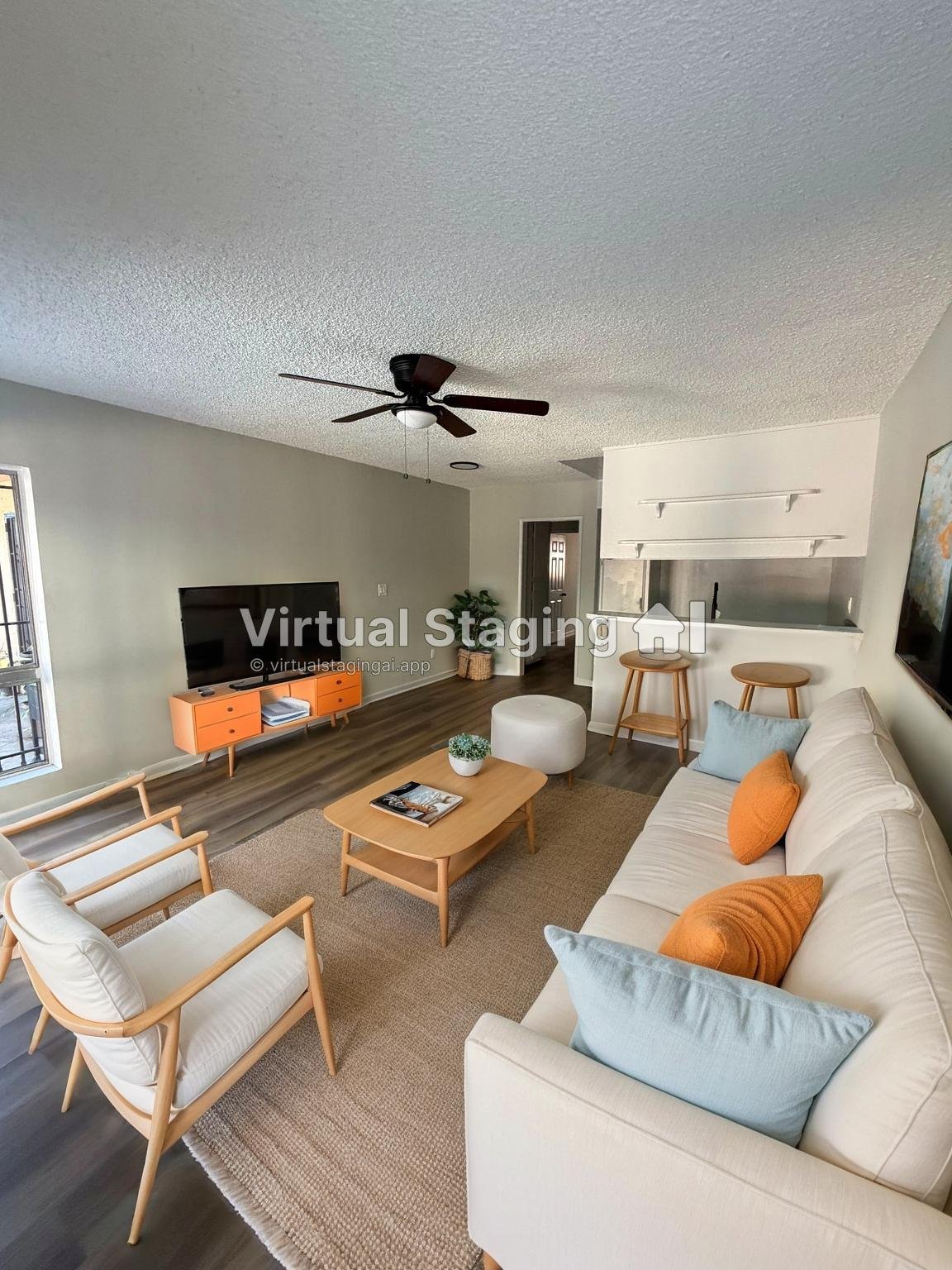 Los Angeles Apartment: 1443 w 105th St