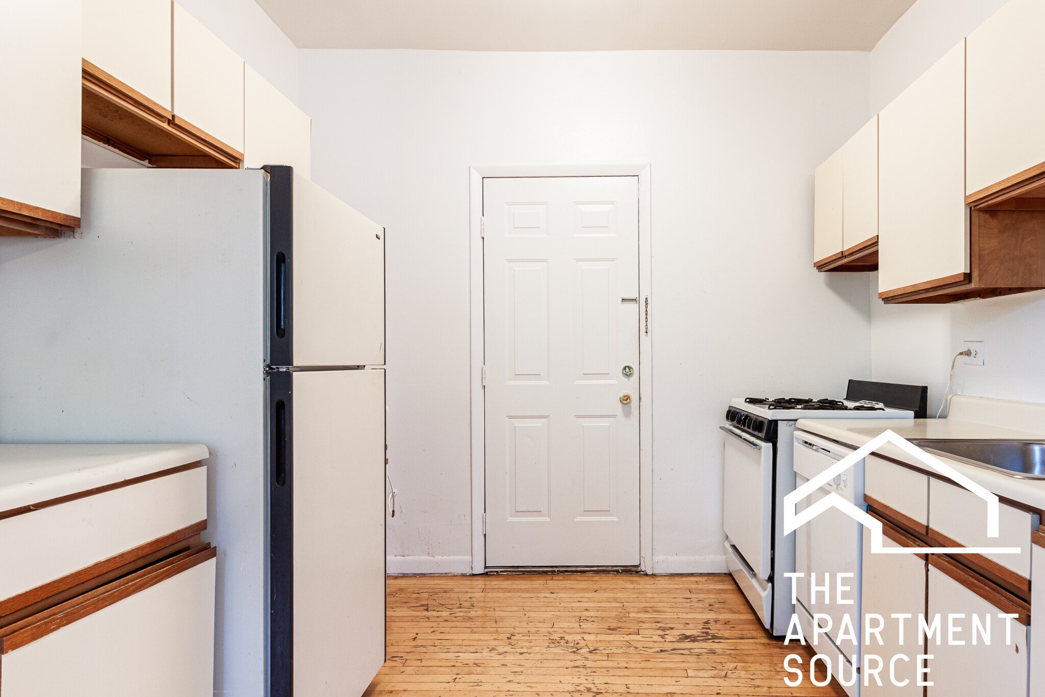 Chicago Apartment: 654 West Cornelia