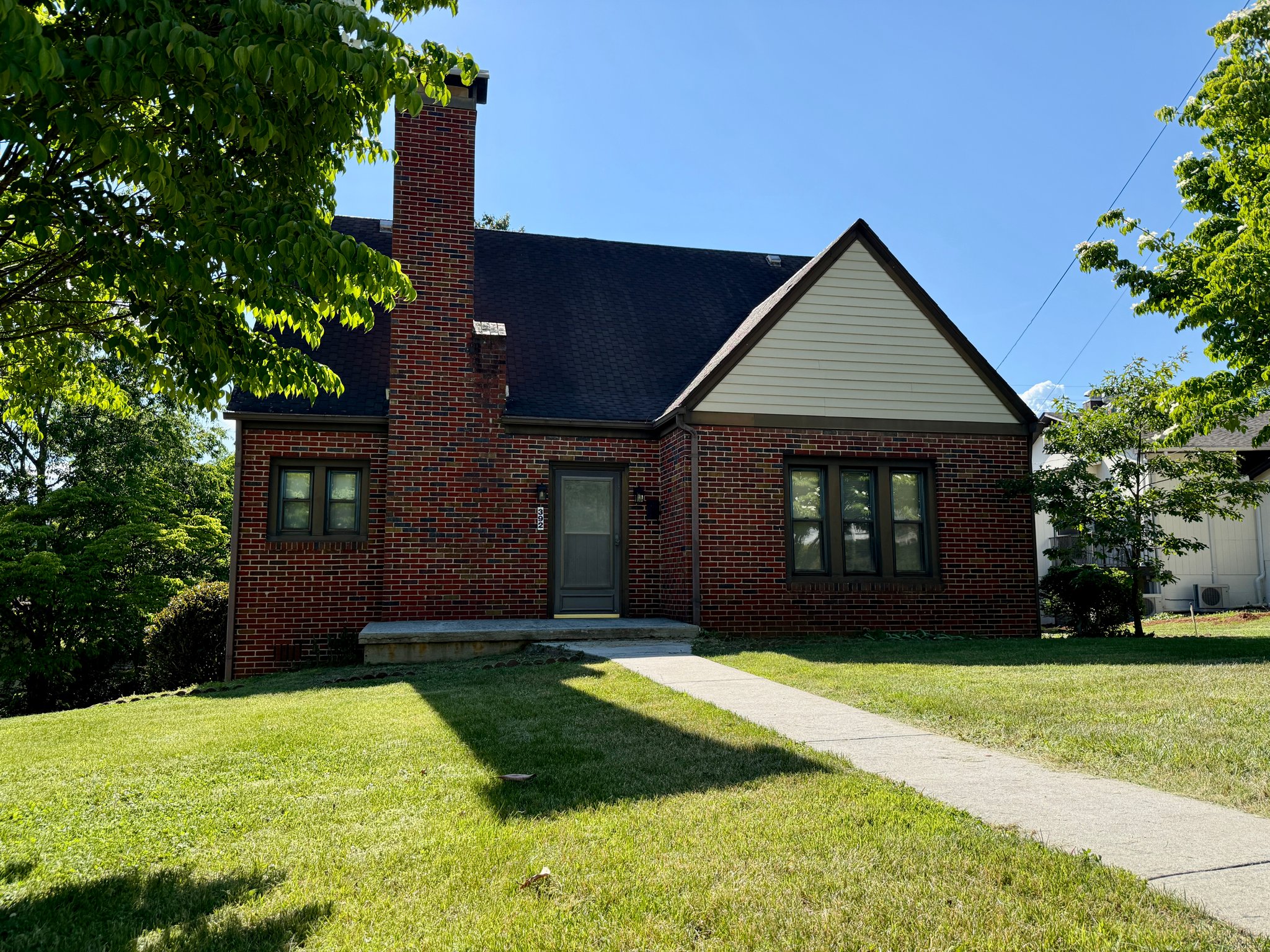 Franklin House: 392 Bidwell St