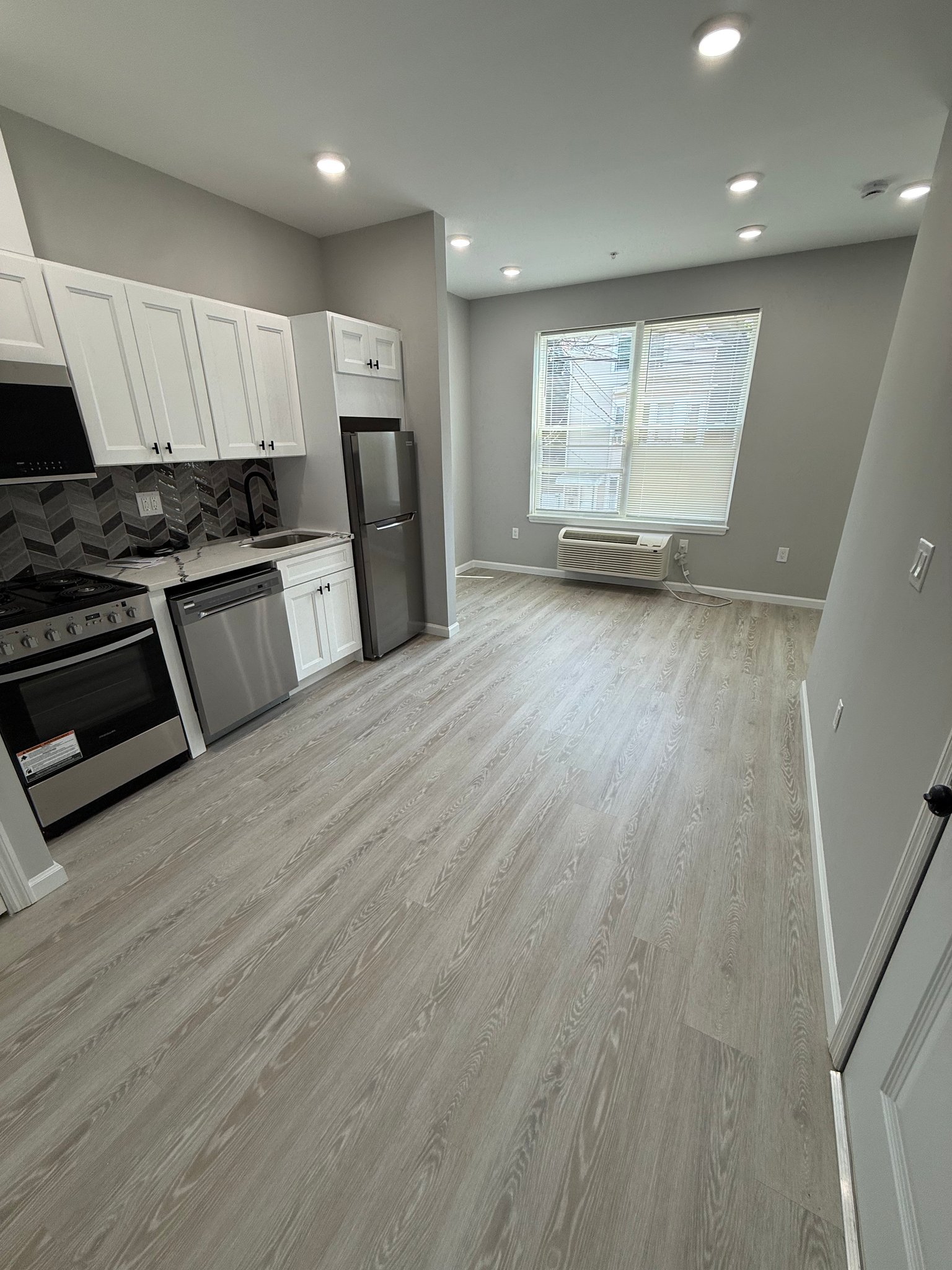 Paterson Apartment: 201 Governor St