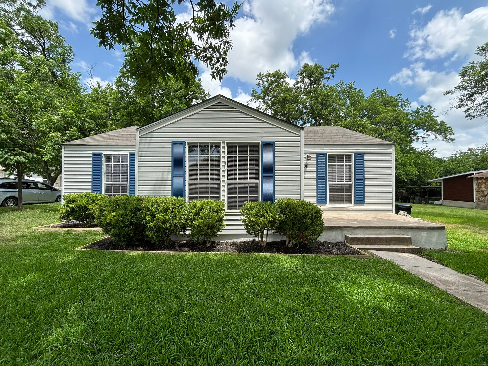 Temple House: 1001 S 29th Street