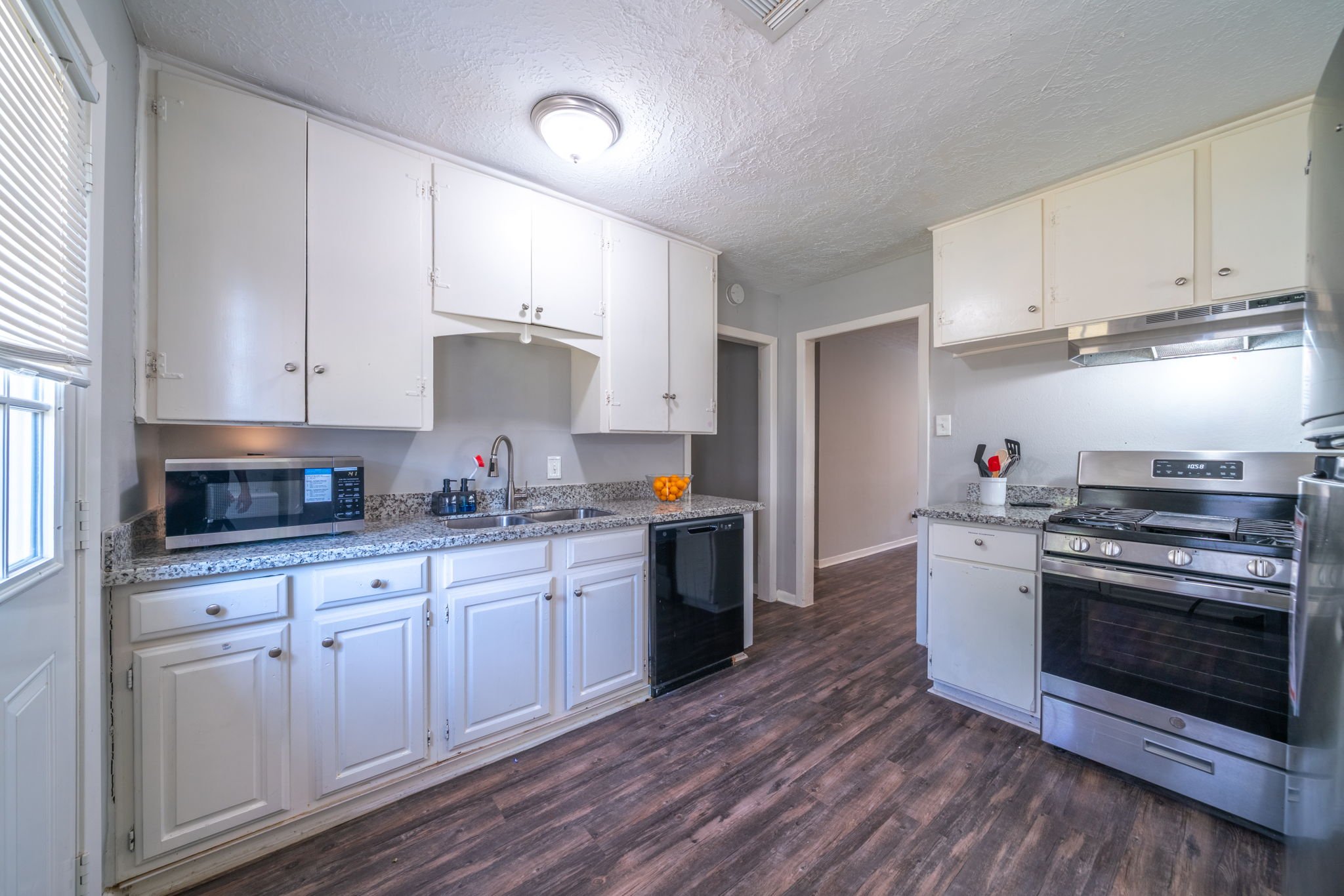 Houston House: 7237 Boggess