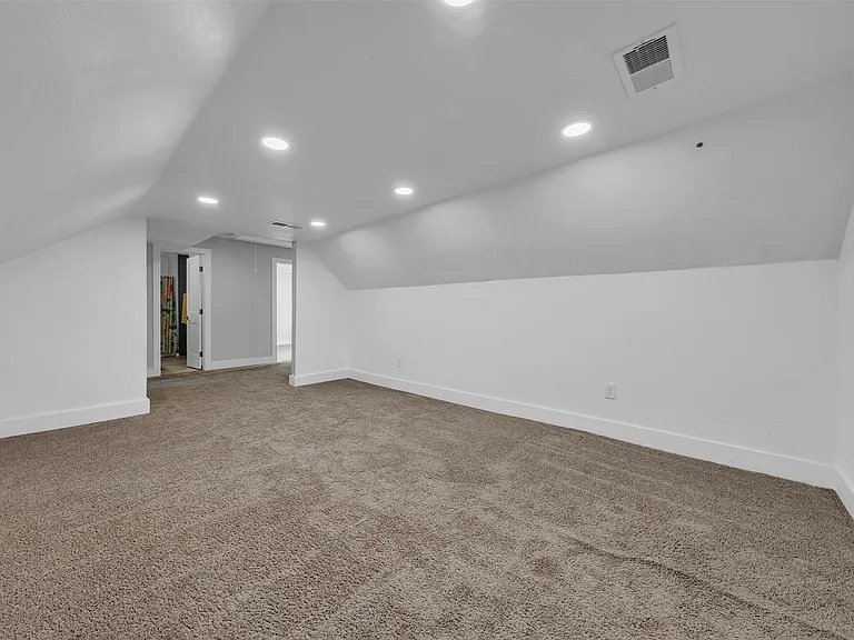 Dallas House: 3837 kimball ridge dr