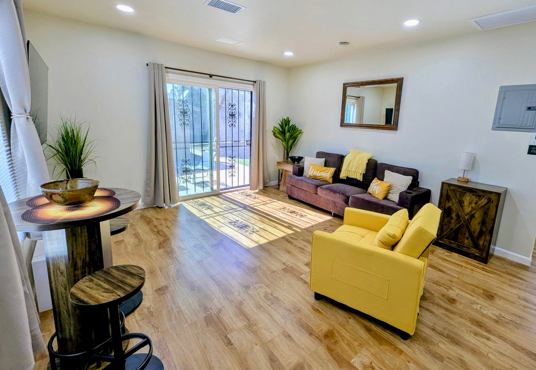 Los Angeles House: 4823 1/2 5th Ave,