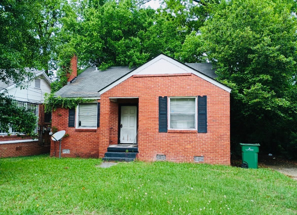 Montgomery House: 24 Flood St