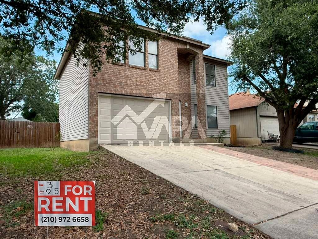 San Antonio House: 6811 Evercrest Ln