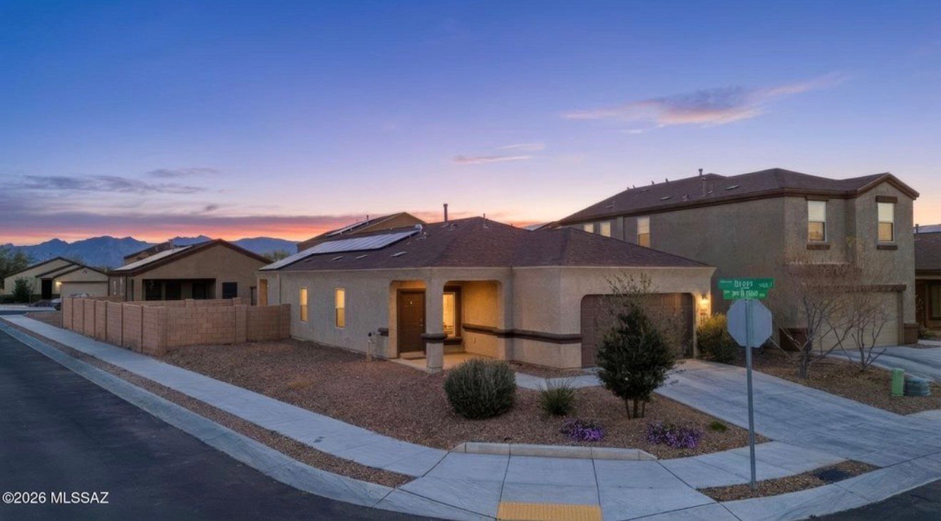 Tucson House: 2557 E Calle Joya de Ventura