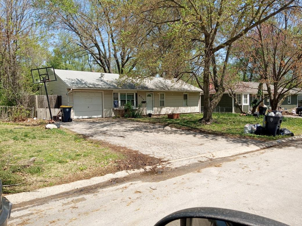 Kansas City House: 8310 E 111th Ter