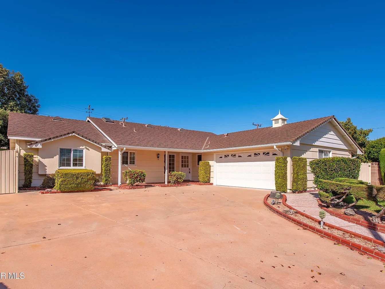 Camarillo House: 1492 Mandalay Ct