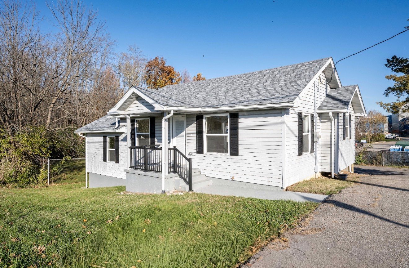 Charlestown House: 1210 Market St
