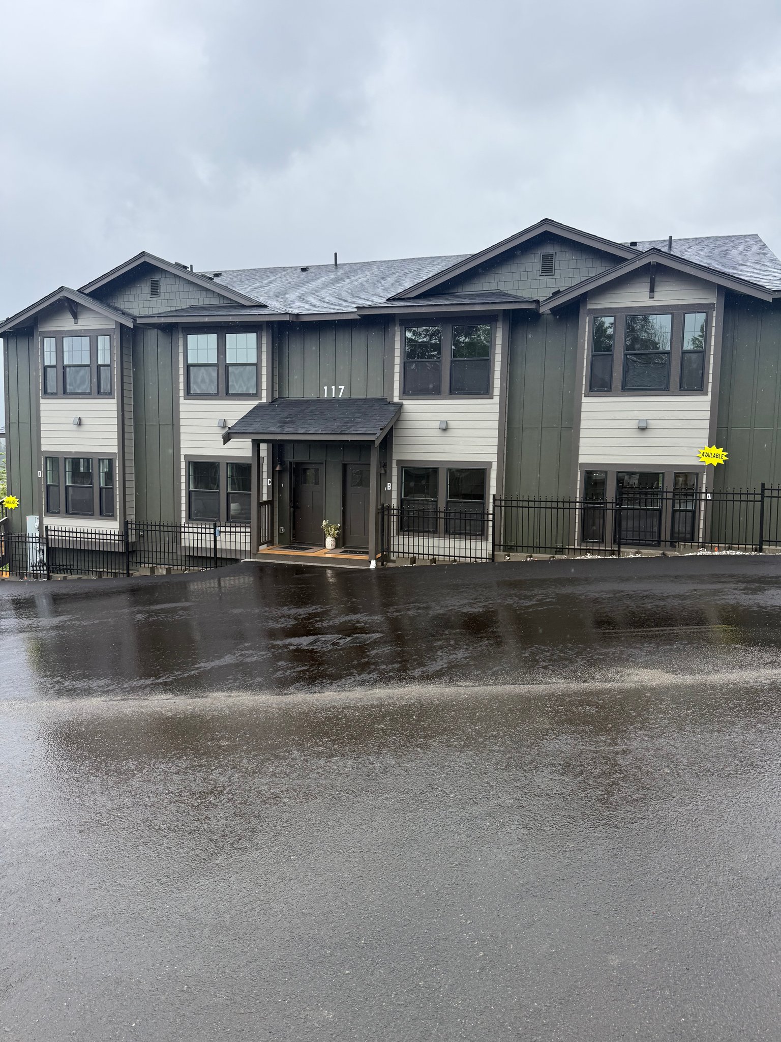 Eatonville Condo: 117 Orchard Ave S