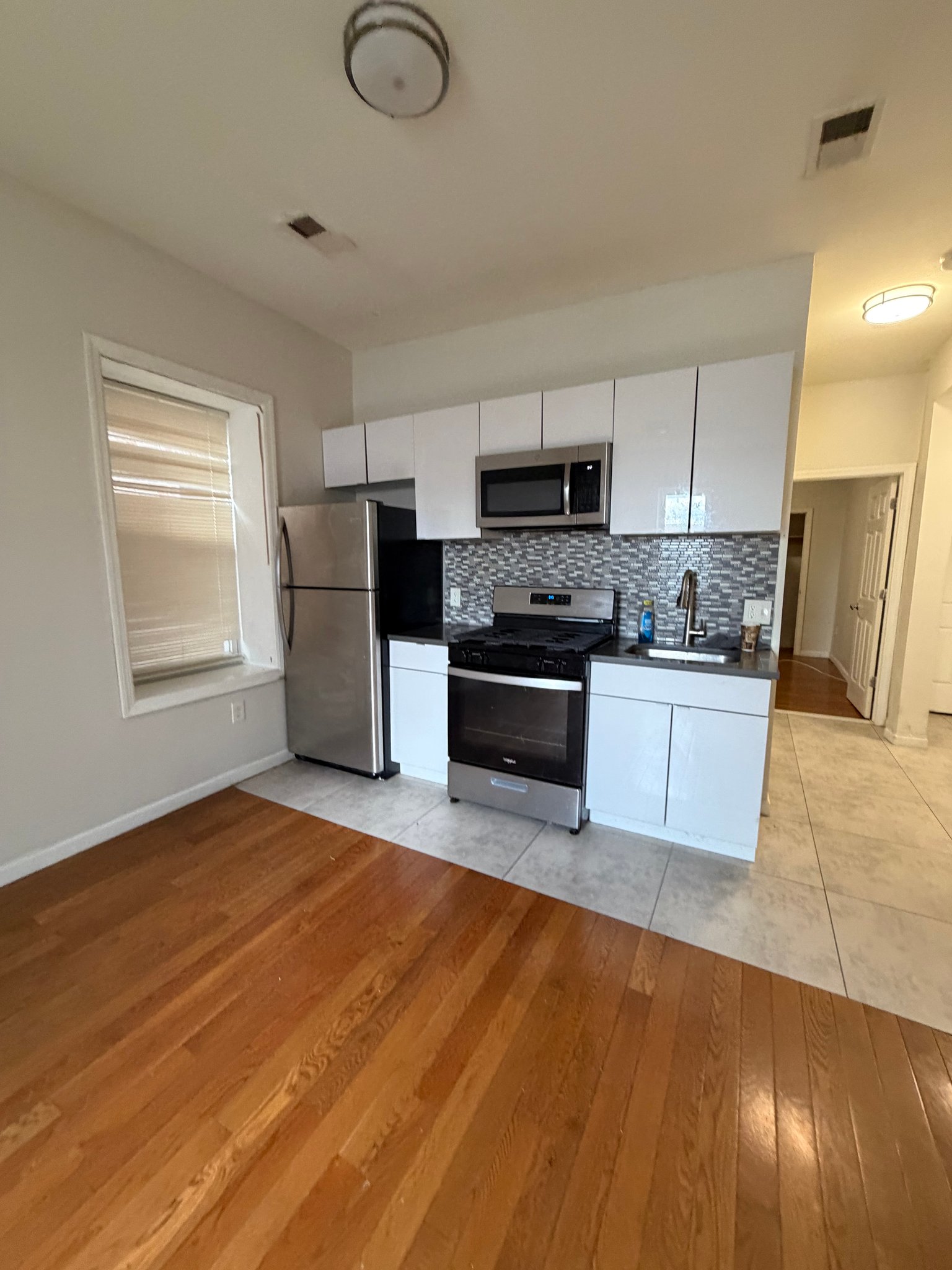 East Orange Apartment: 131 S Harrison St