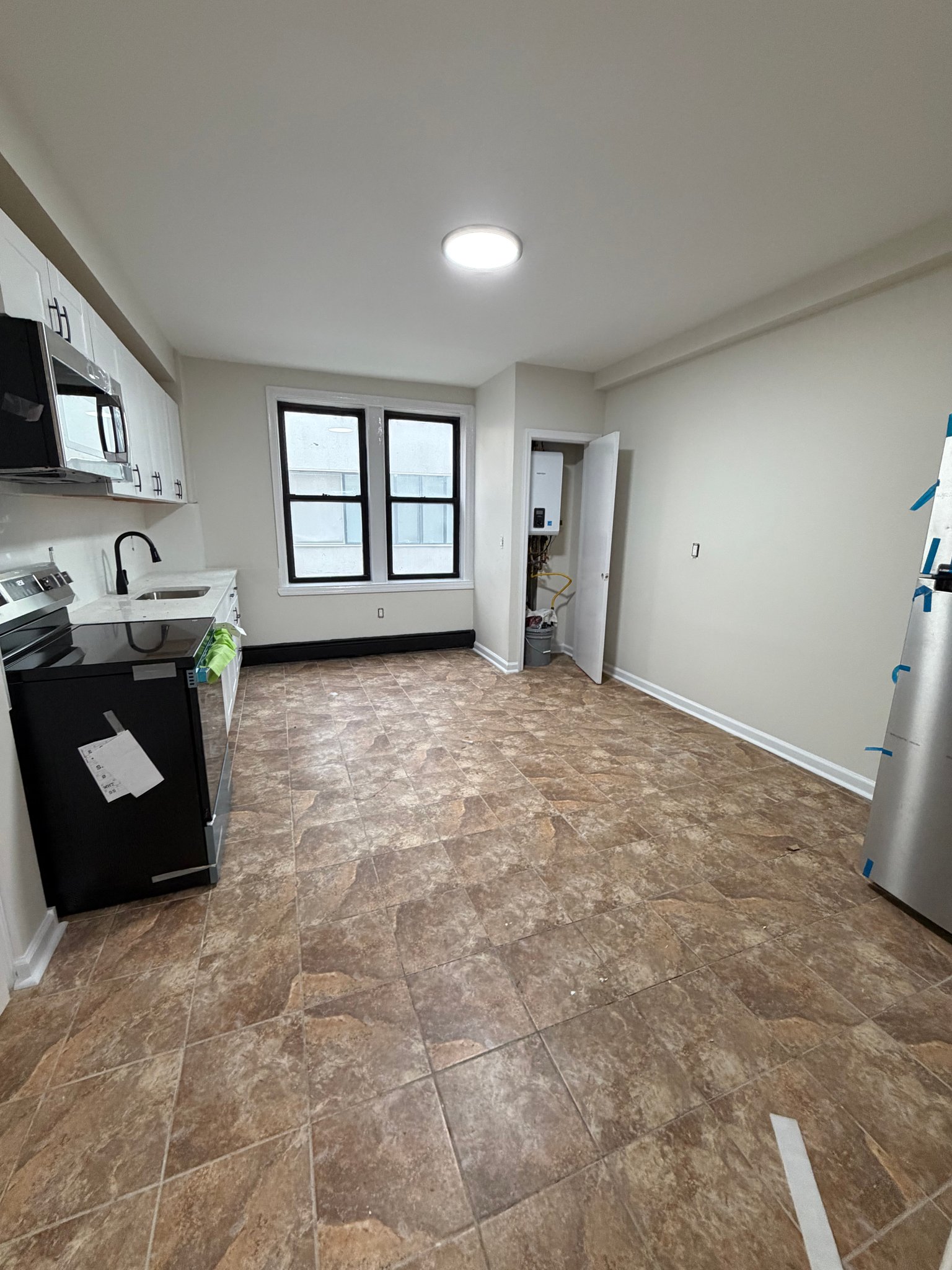 East Orange Apartment: 150 S Harrison St