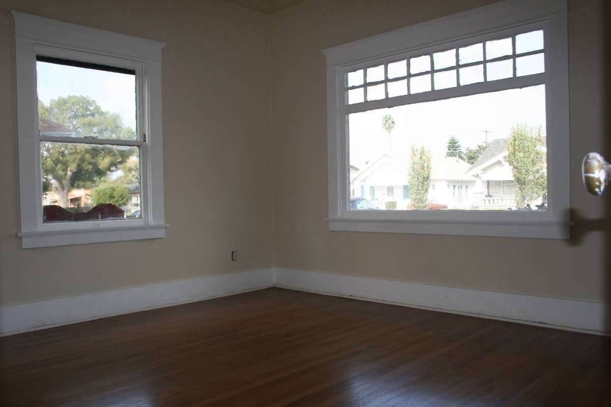 Los Angeles Other: 1424 W 37th Dr