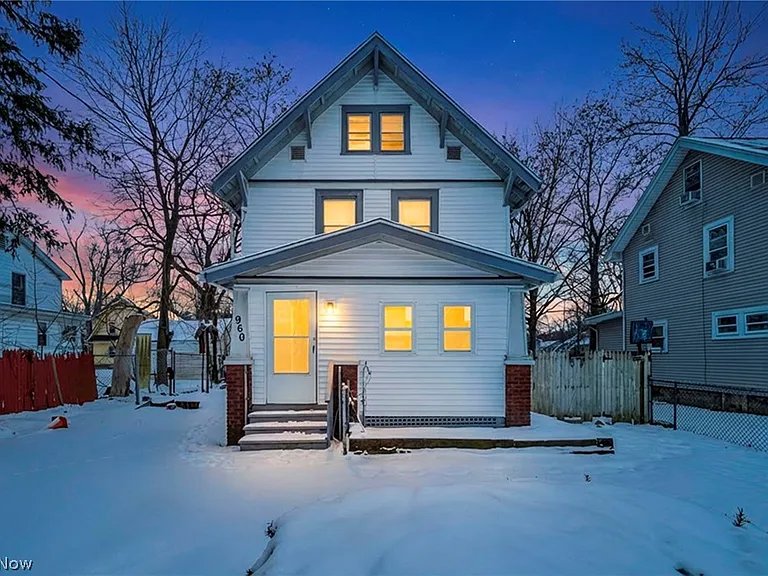AKRON House: 960 Whittier Ave