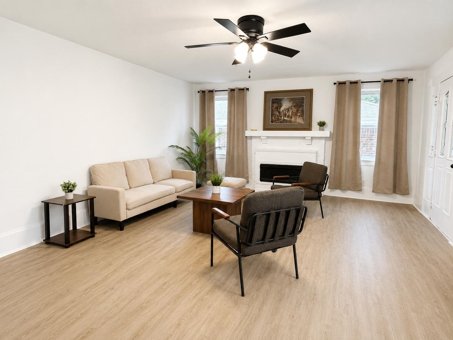 Norfolk House: 9233 Atwood Ave