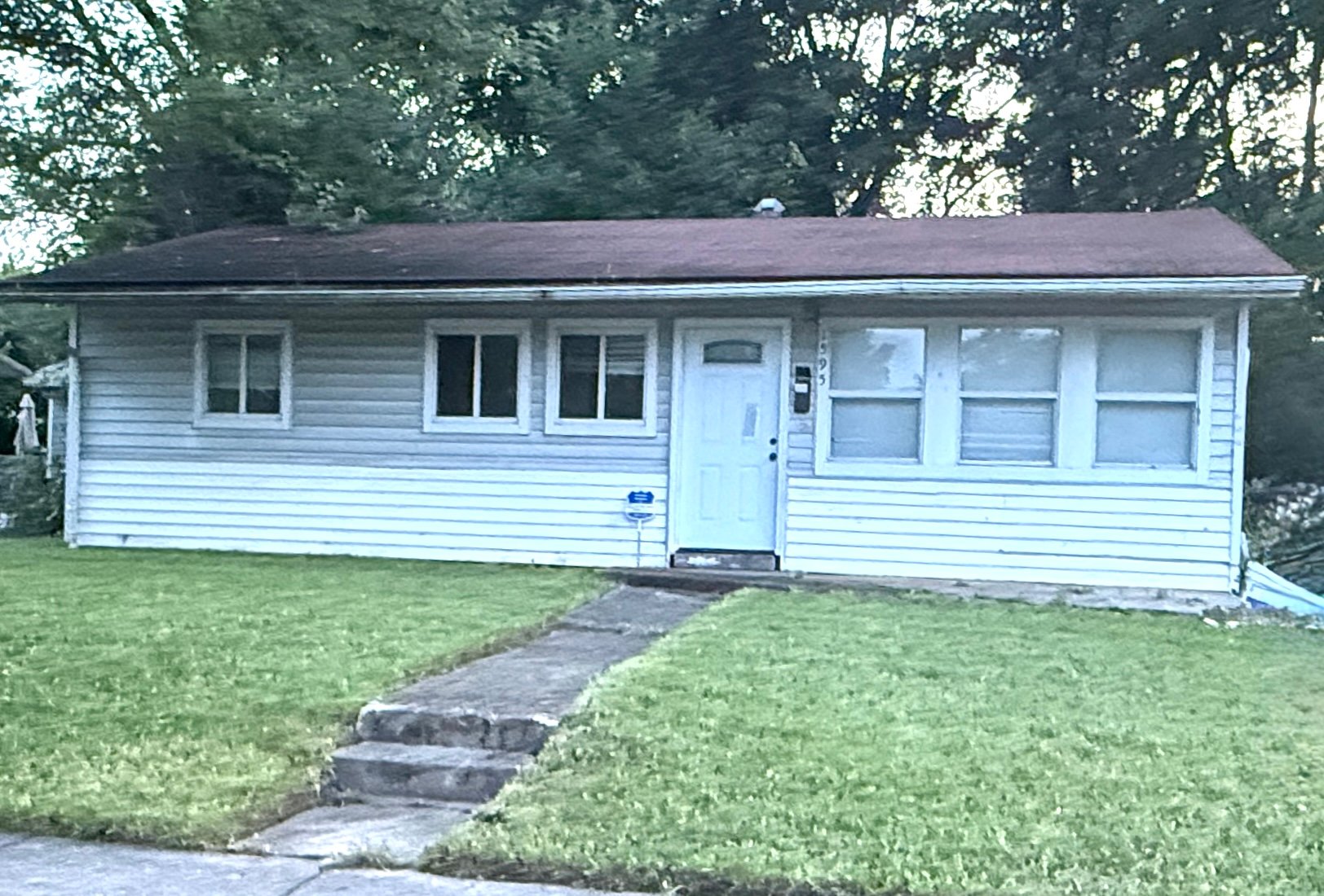 Dayton House: 1595 Elaine Street