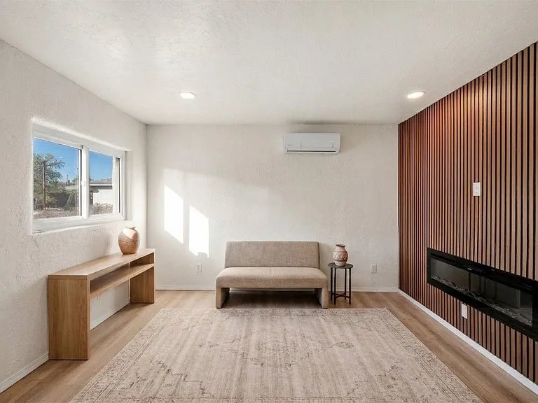 Santa Fe House: 1619 Brae St