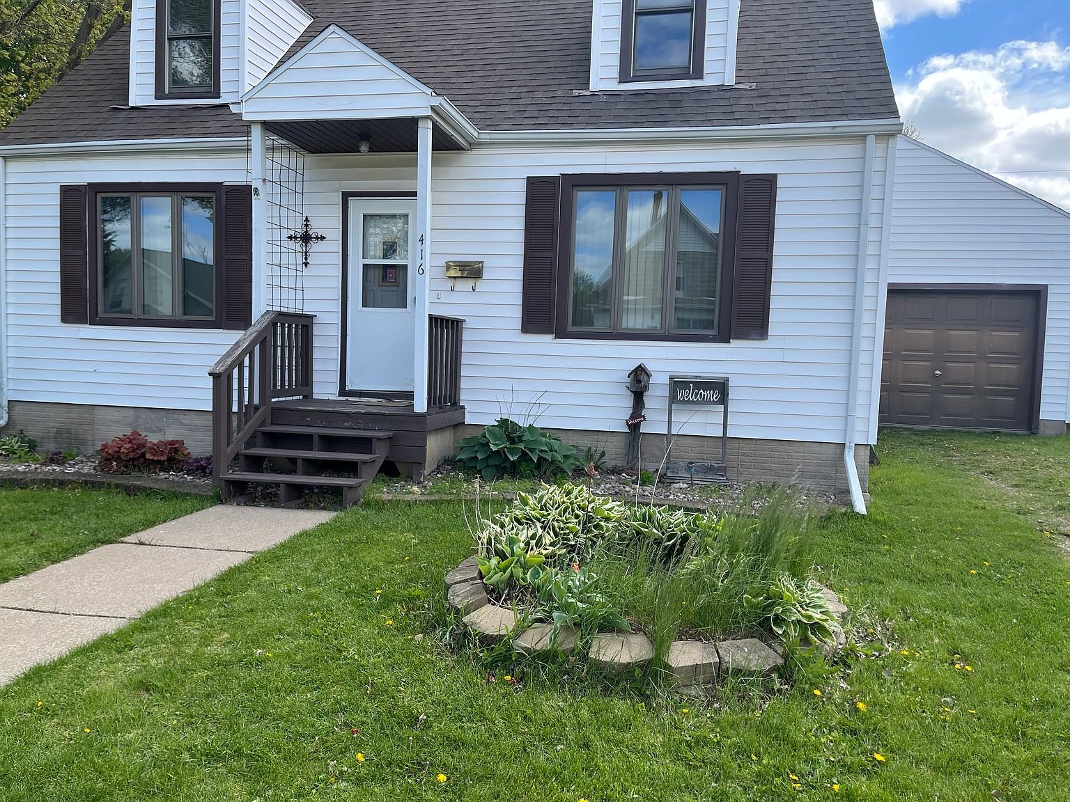 Cuba City House: 416 N Madison St