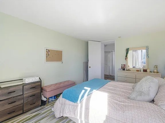 Milwaukee Apartment: 929 N Astor STREET #405,