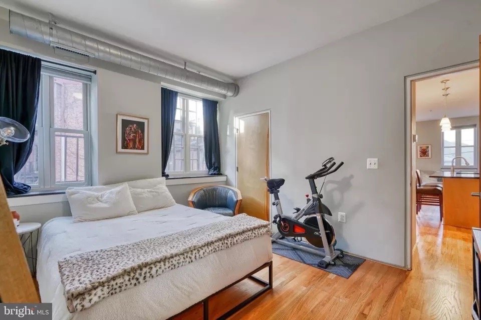 Baltimore Condo: 10400 W Madison St