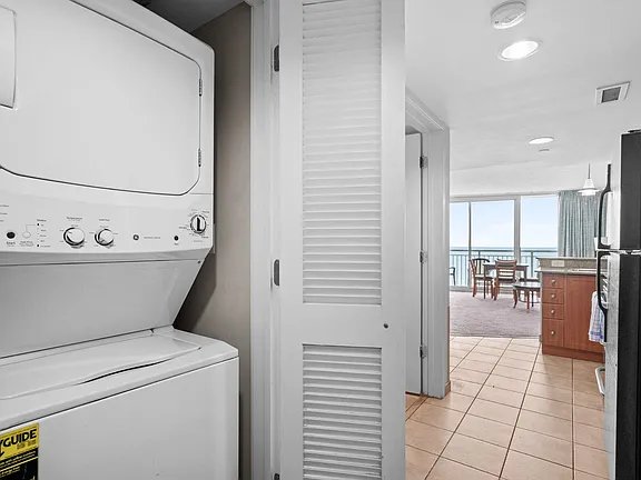 Myrtle Beach Apartment: 201 S Ocean Blvd. #1107,