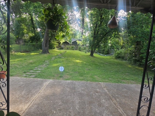 nashville House: 1737 22nd ave n