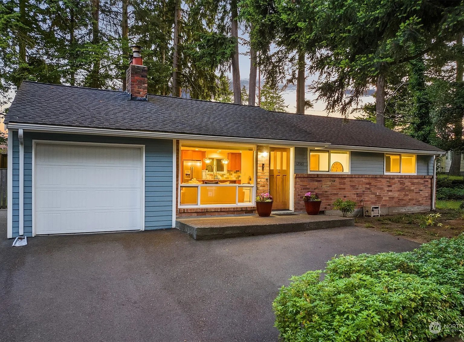 Seattle House: 12561 Roosevelt Way NE