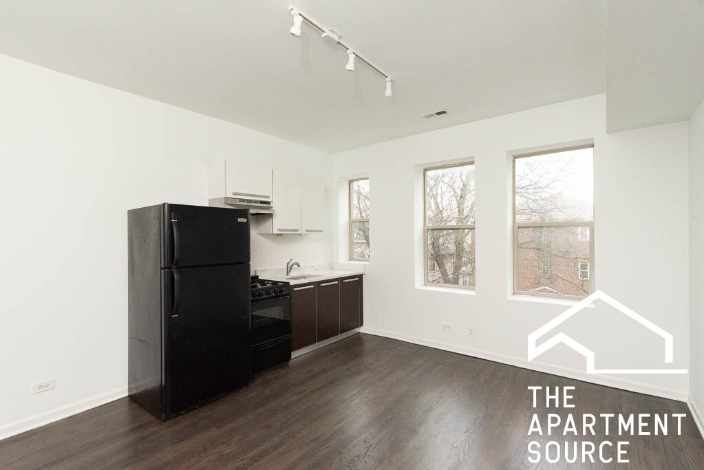 Chicago Apartment: 5054 North Winthrop Ave