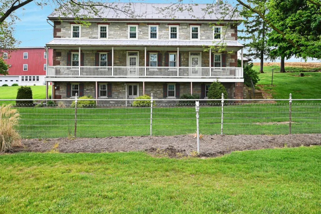 Lebanon Townhome: 709 Schaeffer Rd