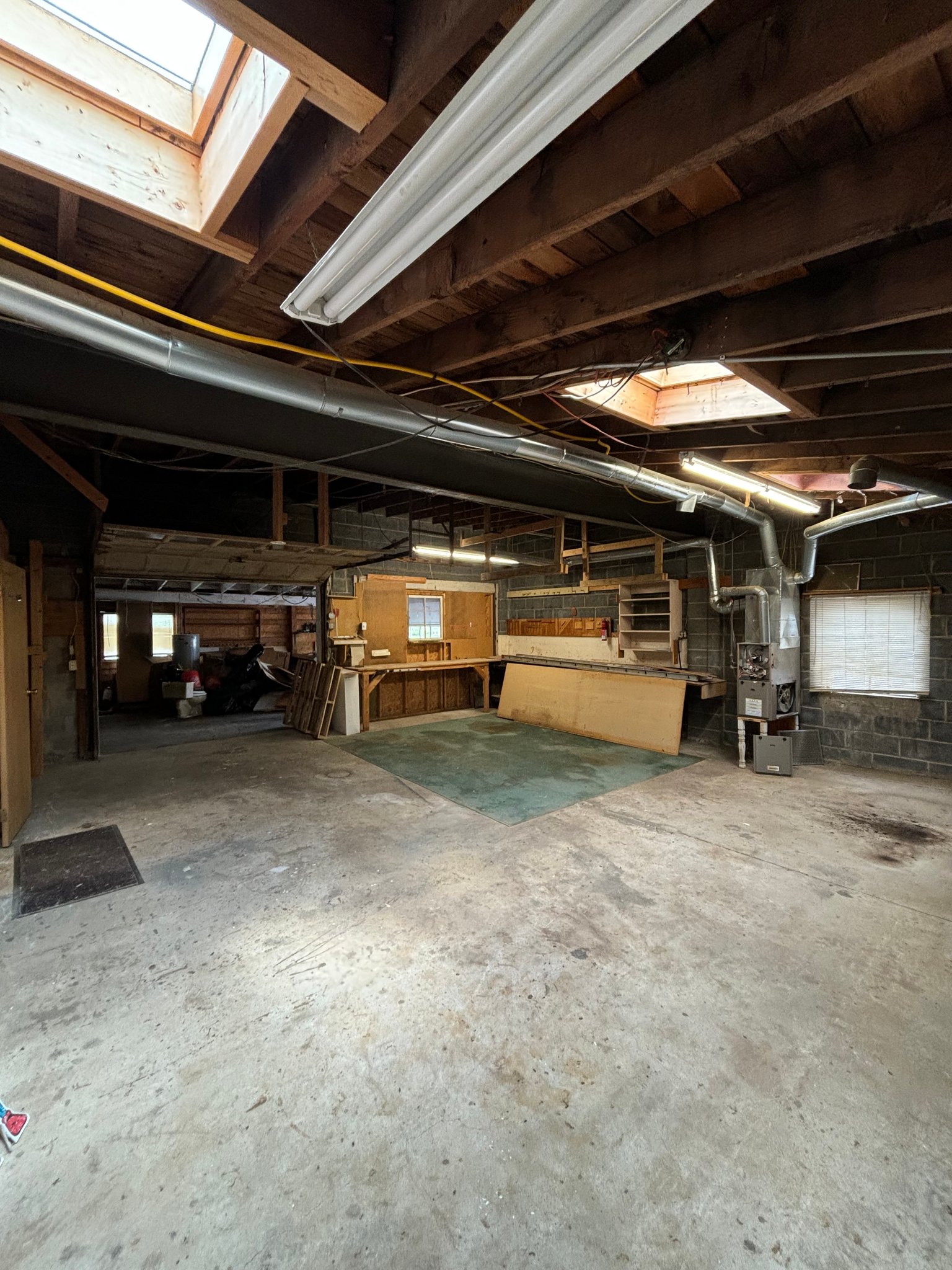 Geneva Other: 86 E North St