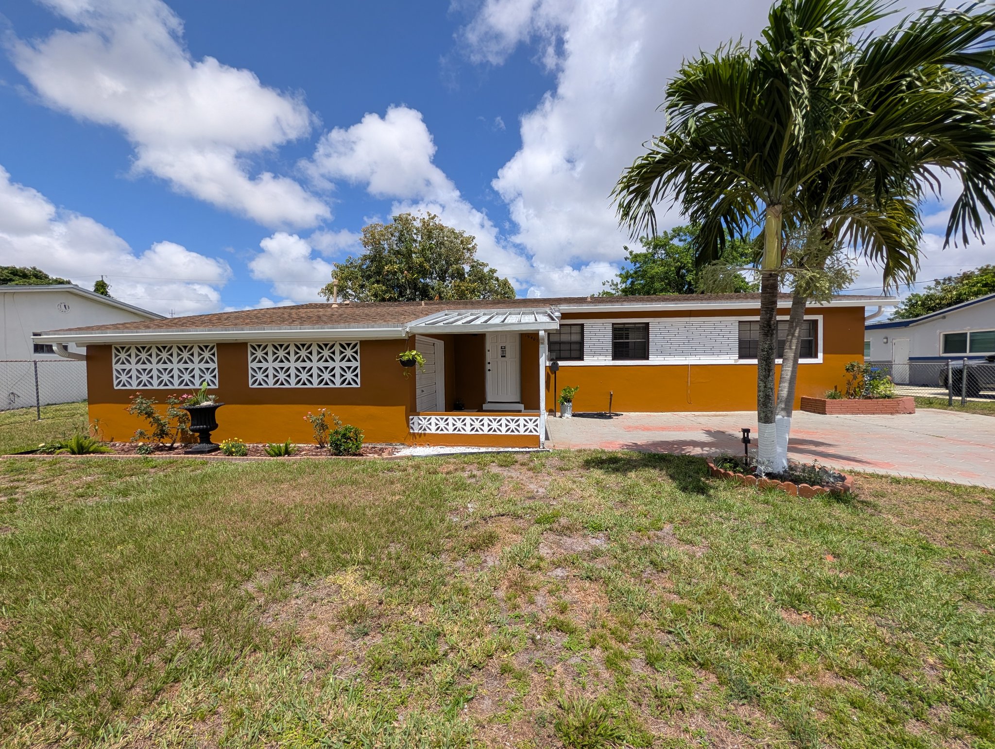 MIAMI GARDENS House: 19401 NW 23 AVE