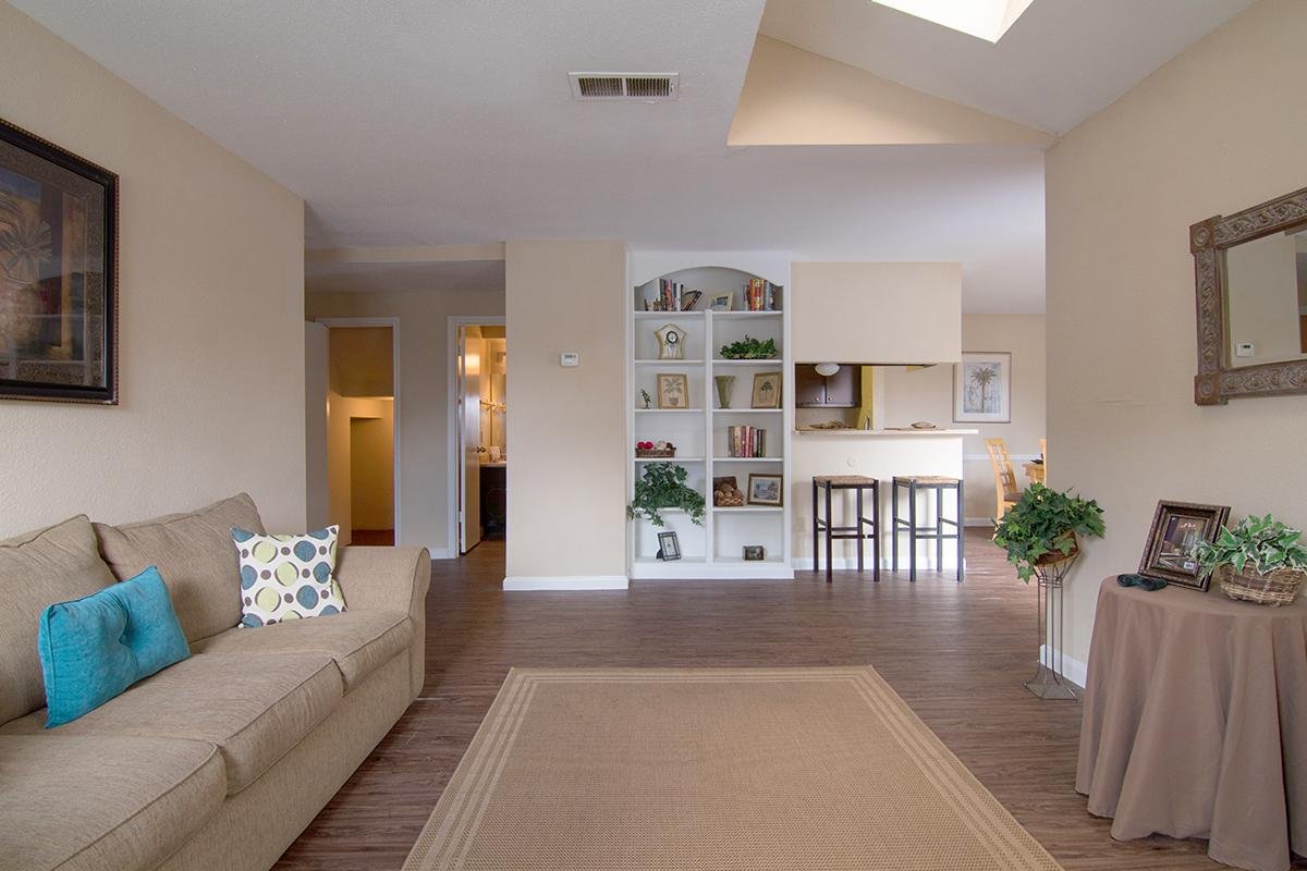 Houston Apartment: 4800 Lamonte Ln