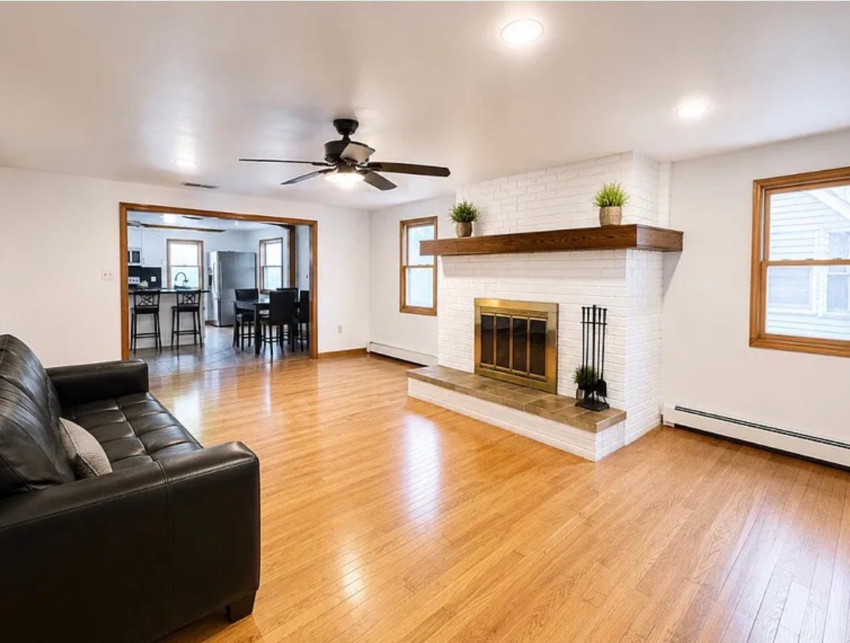 Wind Gap House: 257 Hoffman Rd