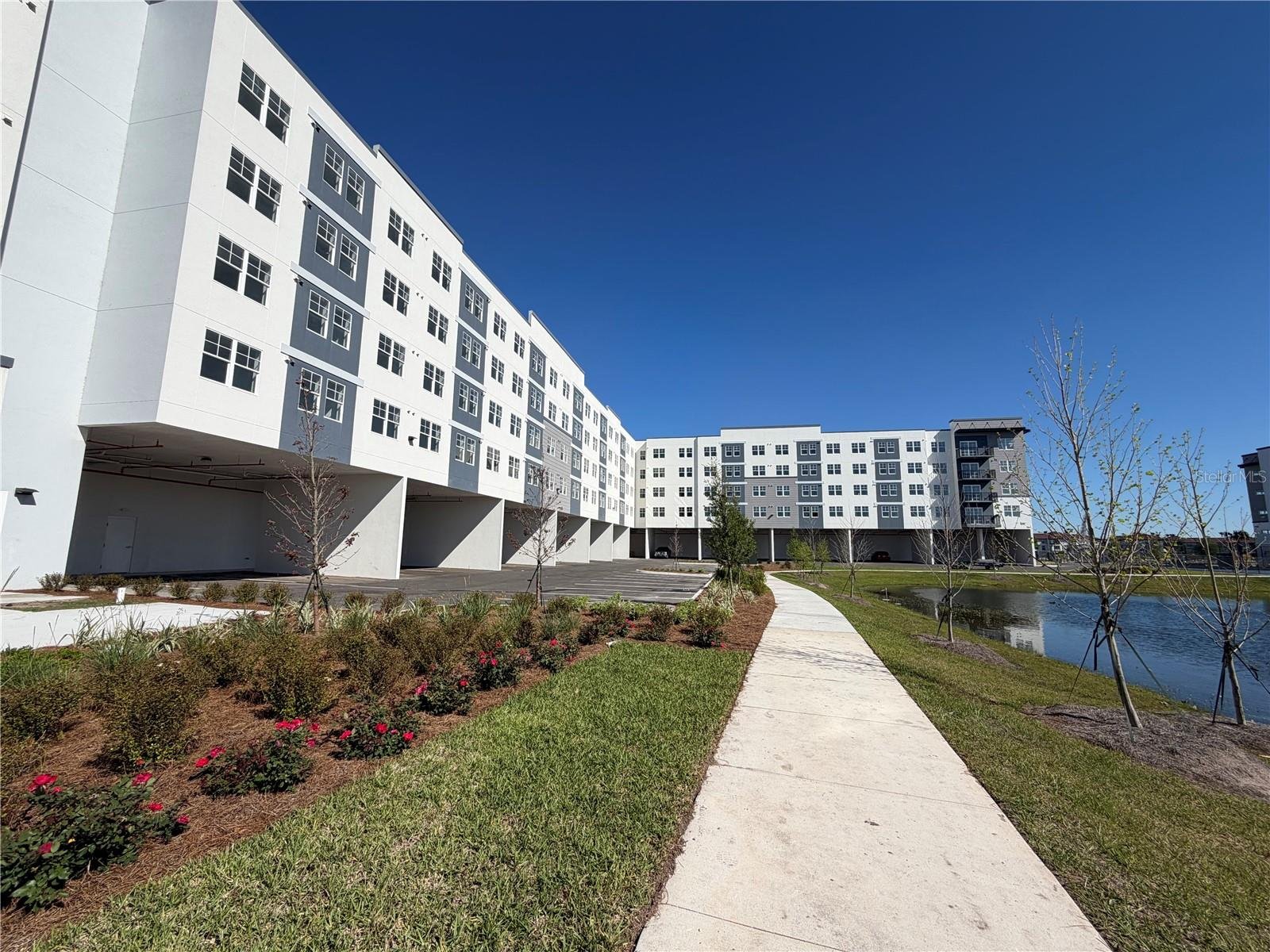 ORLANDO Condo: 5587 MILLENIA PARK