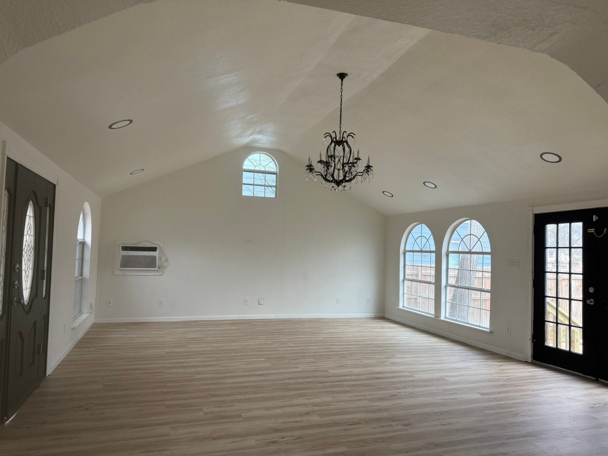 San Antonio House: 709 S Chupaderas