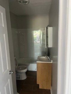 LAKE CHARLES House: 915 N BLAKE ST