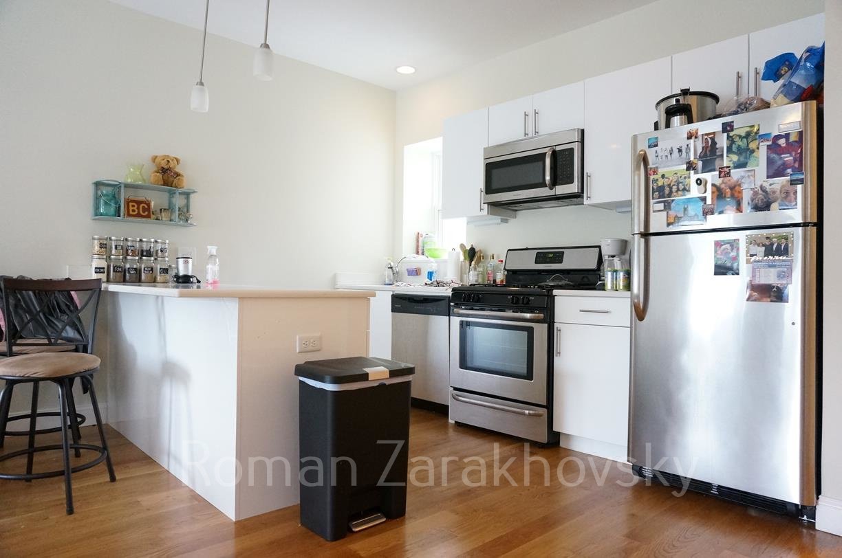 Brookline Apartment: 54 Kent St