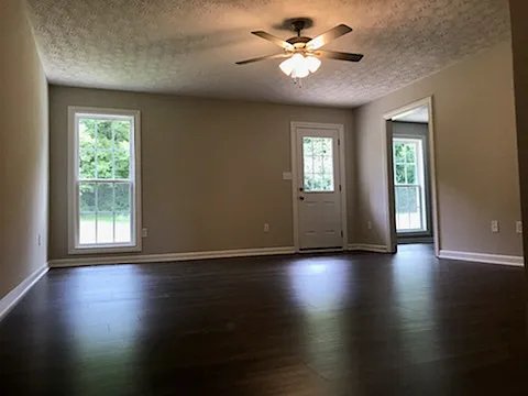 Bowling Green House: 472 Crossfield Way