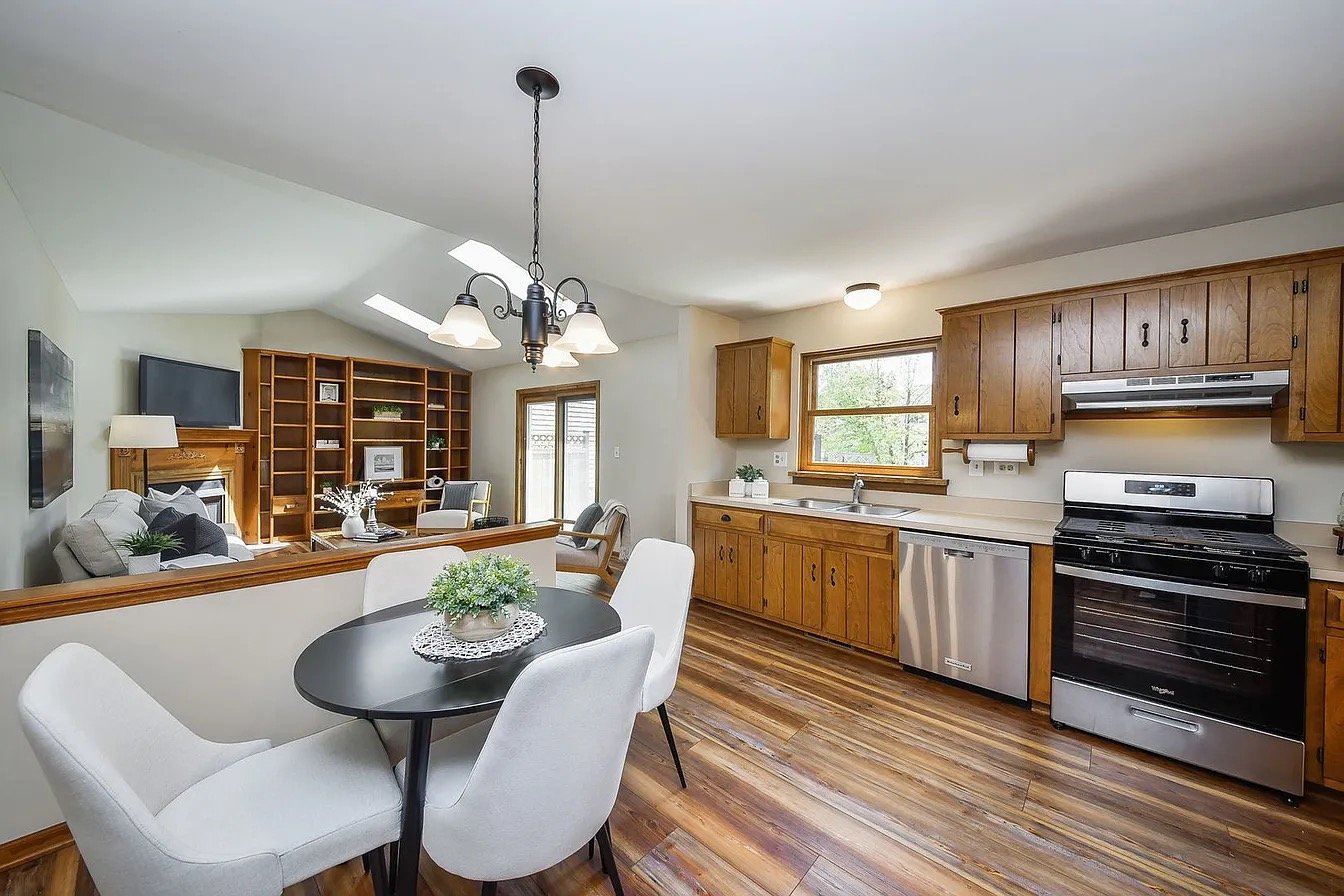 Naperville House: 2264 Braiarhill Dr