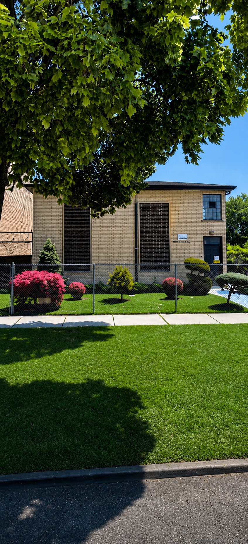 Chicago Multiplex: 7043 S East End Ave