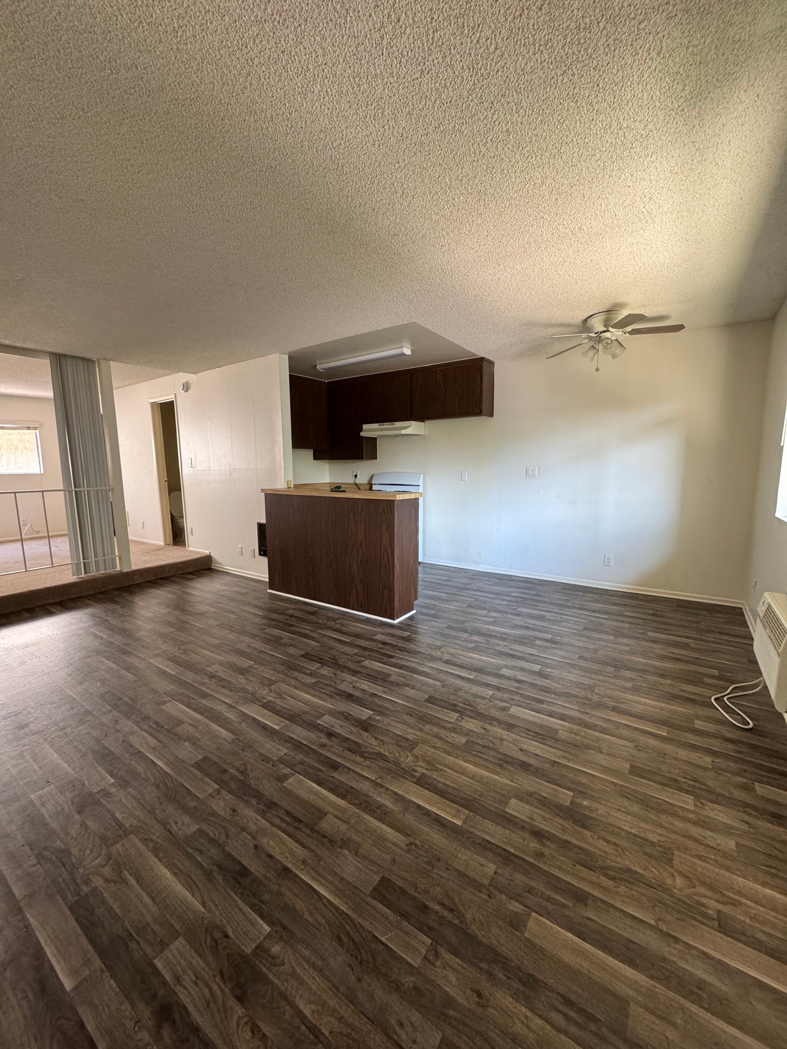 Sherman Oaks Apartment: 14240 Burbank Blvd